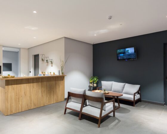 Business-reception-area-with-tv